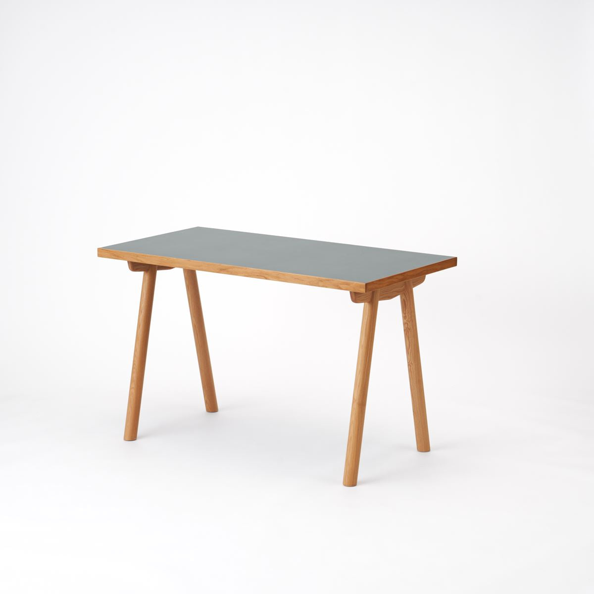 ENEN KUUM table w1200×d600 メラミングレー ENEN(エネン) KUUM Table W1200×D600 メラミングレー 木脚 V ｜ENEN