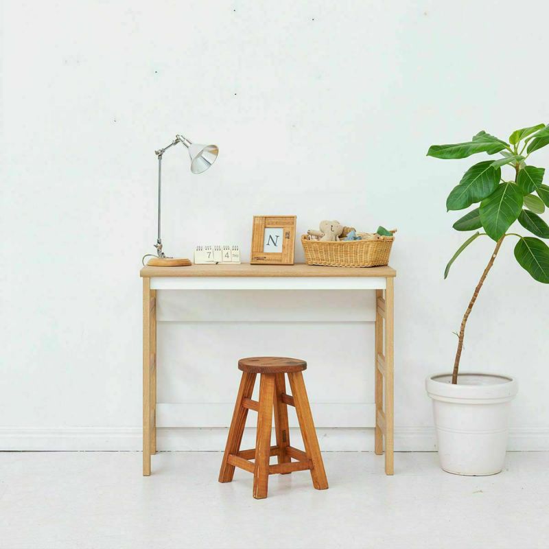 Desk, width 90cm, height 72cm, natural brown, white, white back, table