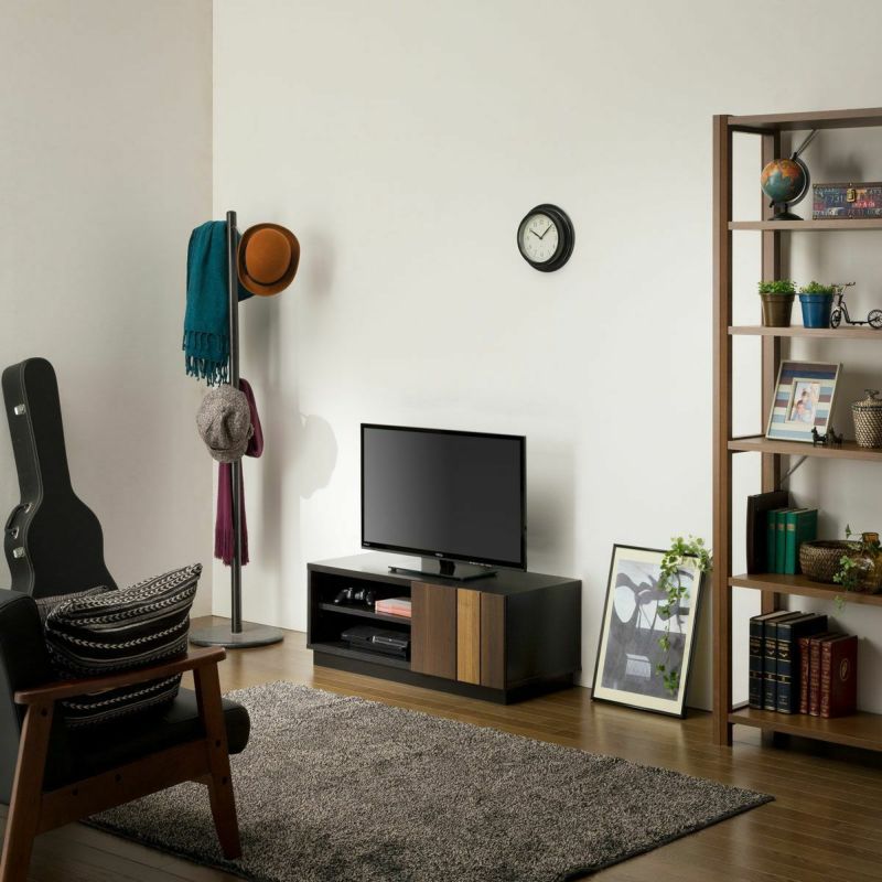 TV stand, width 90cm, height 35cm, white, 32V compatible, Scandinavian style, parquet-like sliding door, TV board