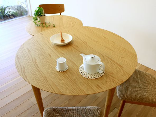 BALLOON DINING TABLE