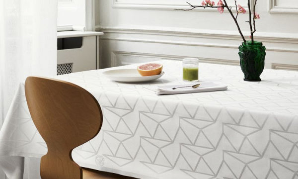 ARNE JACOBSEN tablecloth, 140x200cm, white