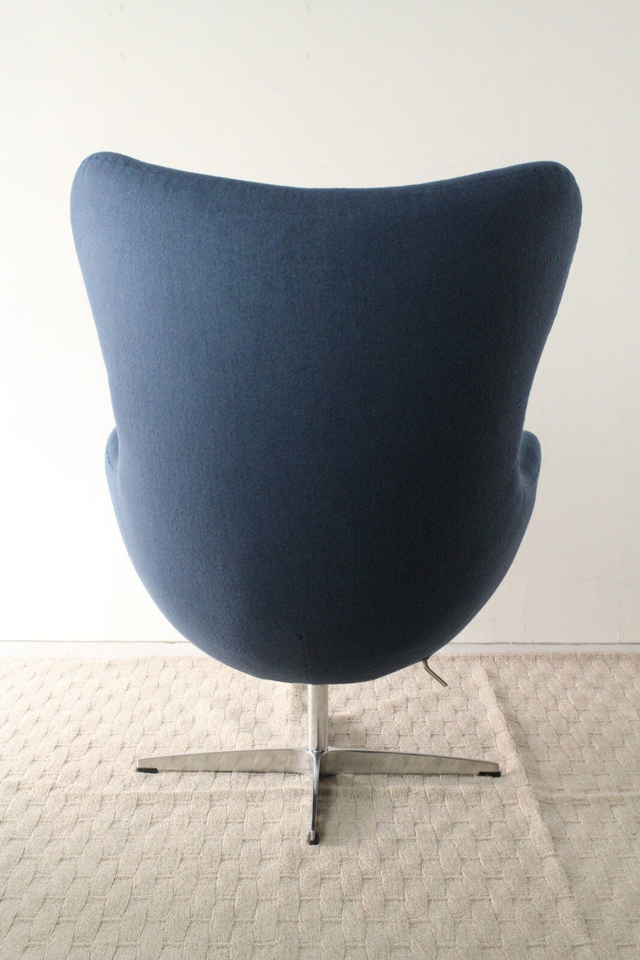 Nordic modern egg design living chair with cushion