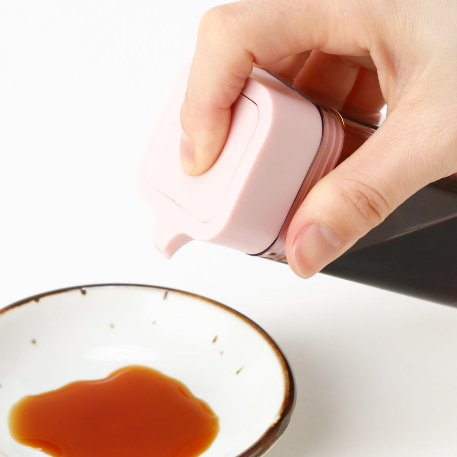 Push-type soy sauce dispenser, pink