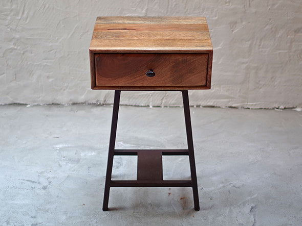 DR SIDE TABLE