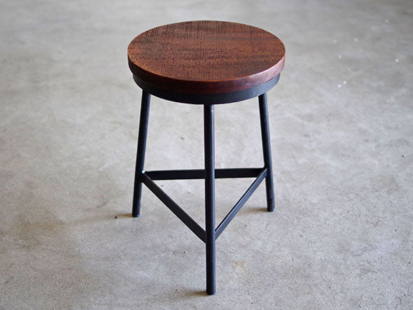 TR IRON STOOL