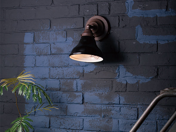 CUSTOM SERIES Basic Wall Lamp × Mini Trap Enamel