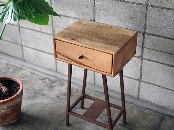 DR SIDE TABLE