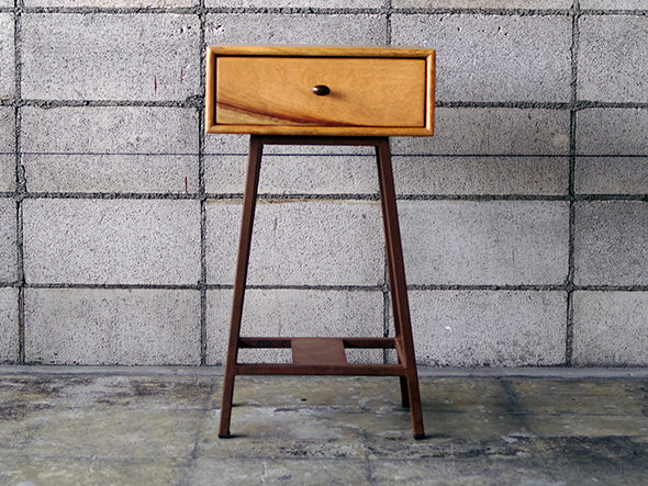 DR SIDE TABLE