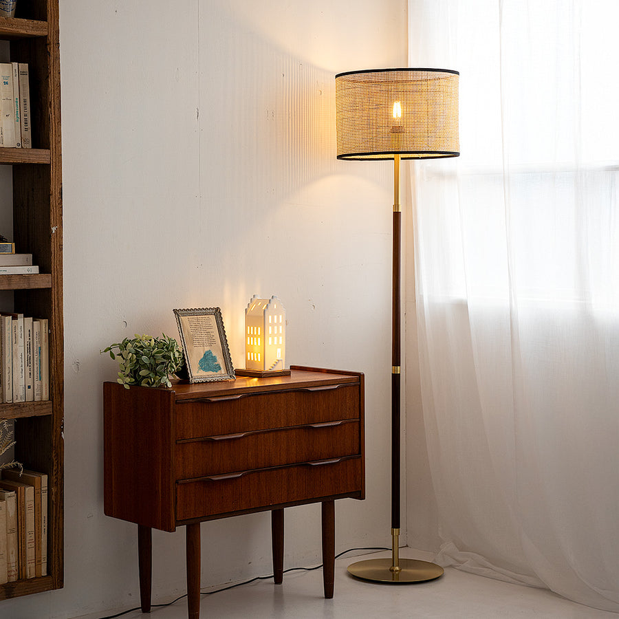 1 Light Floor Light Balinese
