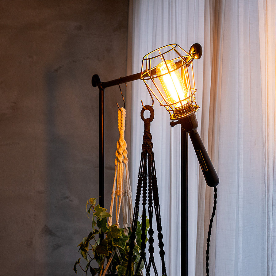 1-light Tsubame work lamp, hook-on ceiling type, black