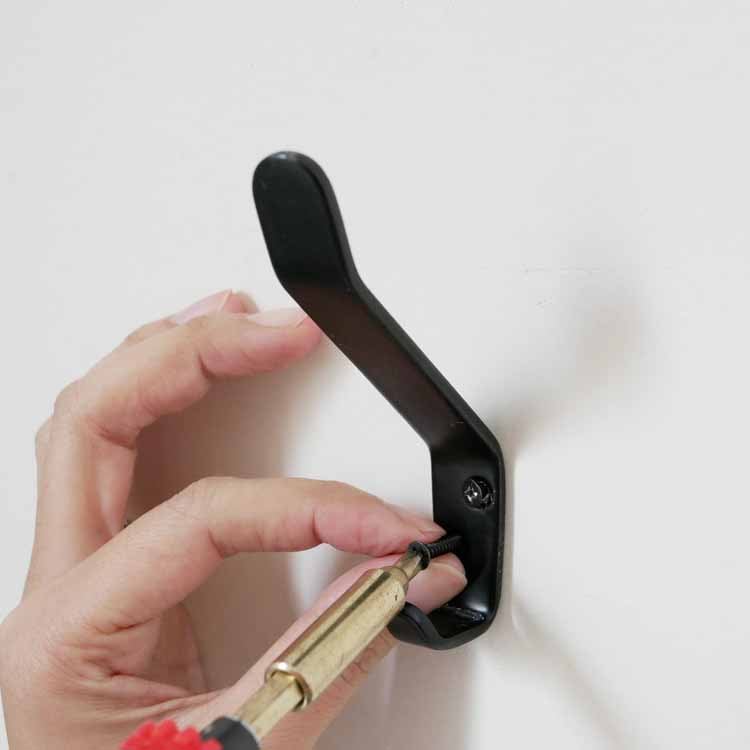 Hook L Black