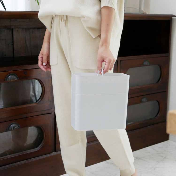 持ち運びができるメイクボックス グレー