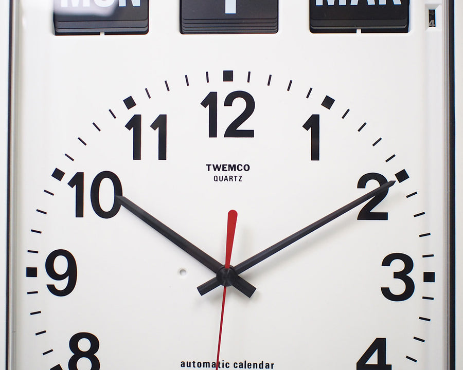 Automatic Calendar Quartz Clock BQ-12A