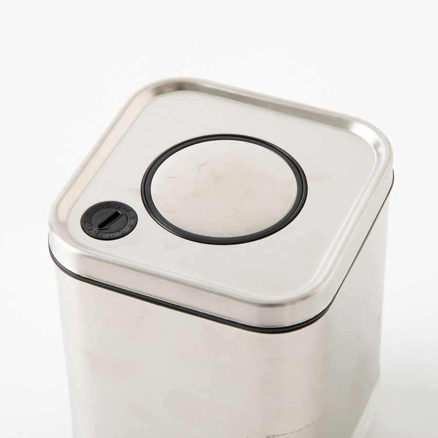 CUBE JAR WITH PRESS LID S