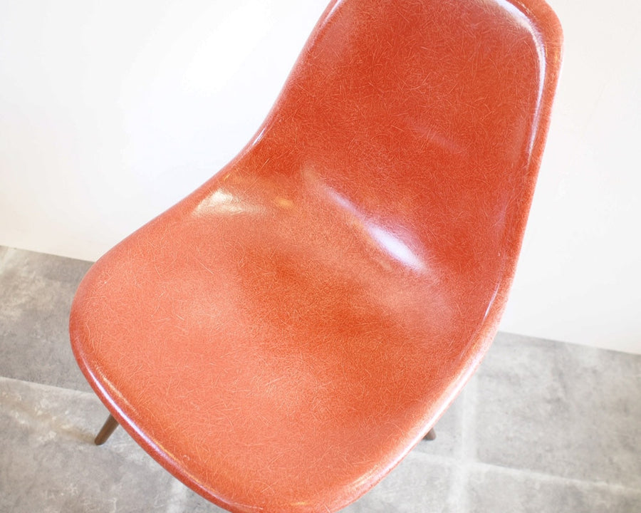 Eames side shell chair テラコッタ