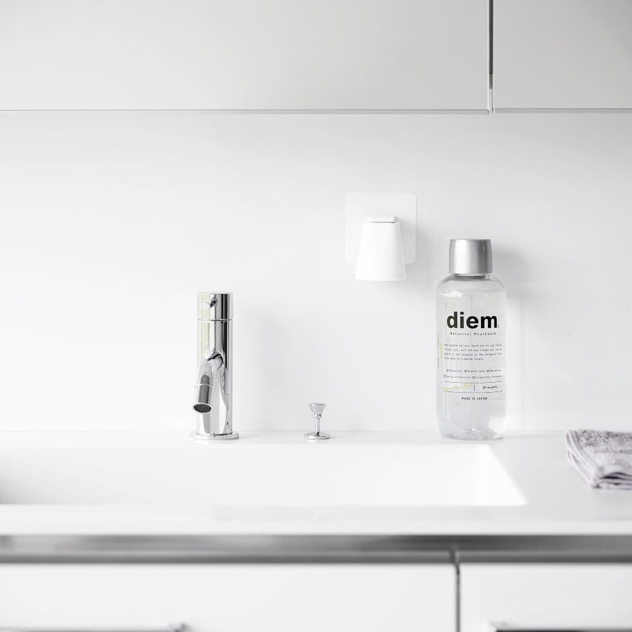 Tower Film Hook Magnetic Mouthwash Tumbler