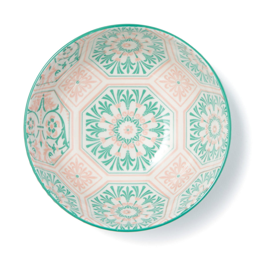 Various plates, small bowls, arabesque