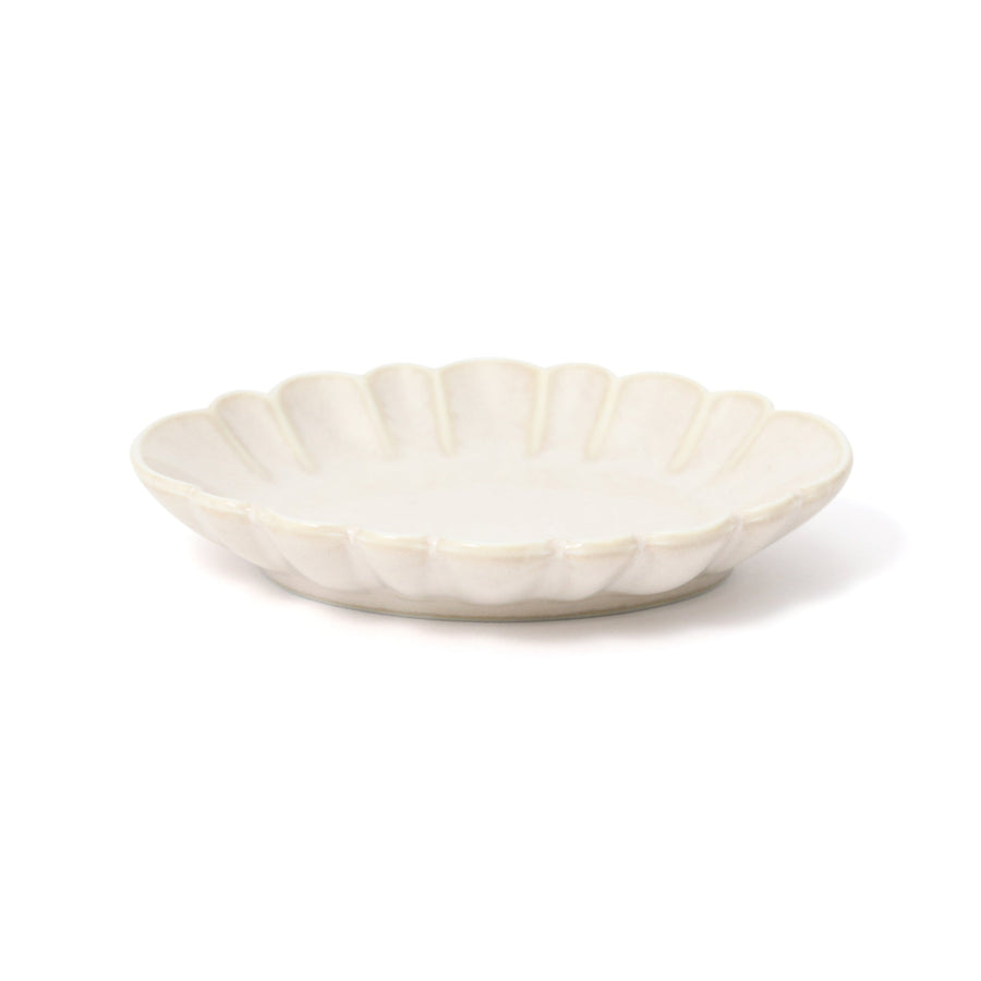 Mino ware small plate, Kikubishi pattern, ivory