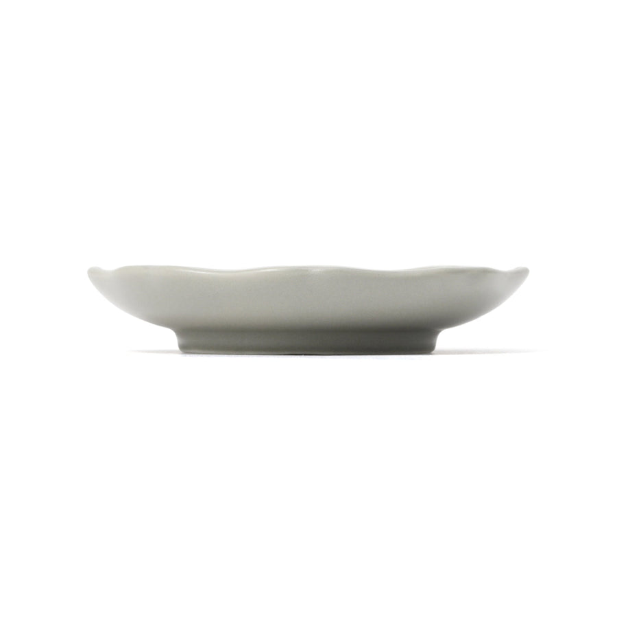 Mino ware small plate, ring flower, gray