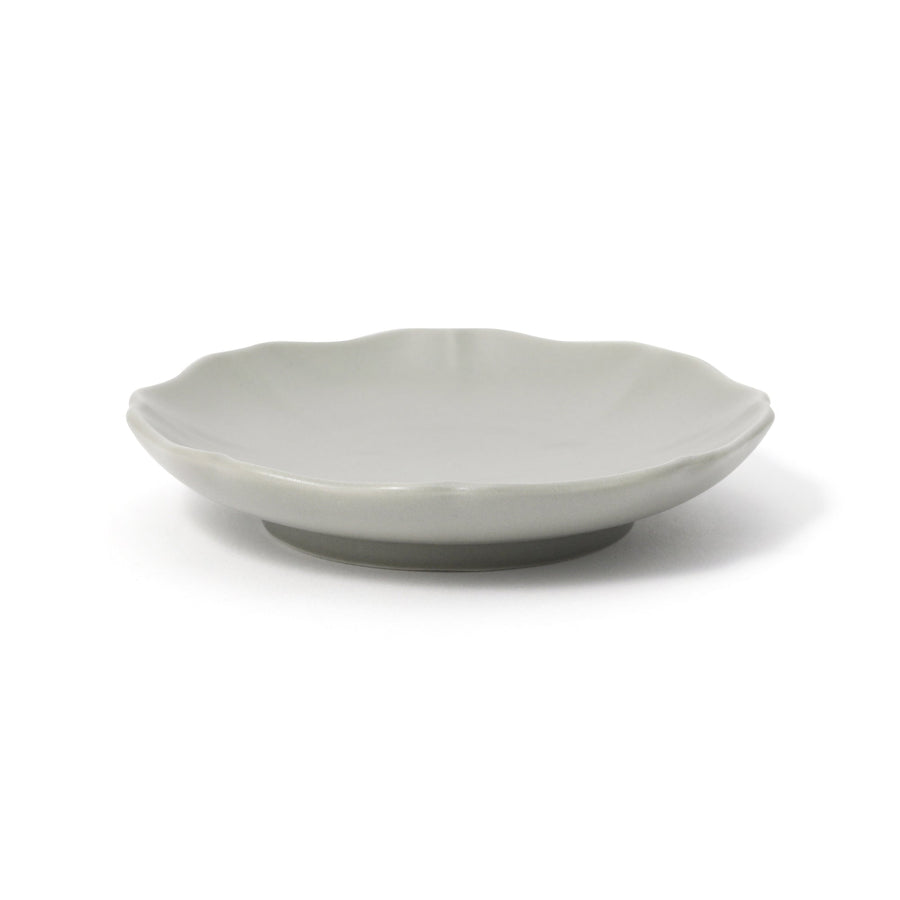 Mino ware small plate, ring flower, gray