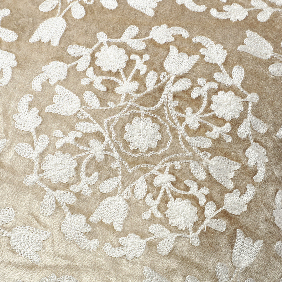 EMBオーナメント クッションカバー 450×450 ベージュ（B-049）