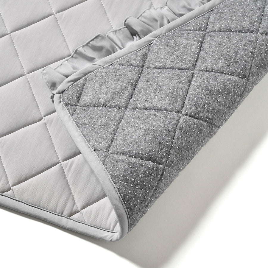 ひんやり キルトラグ フリル L 1850×1850 ライトグレー