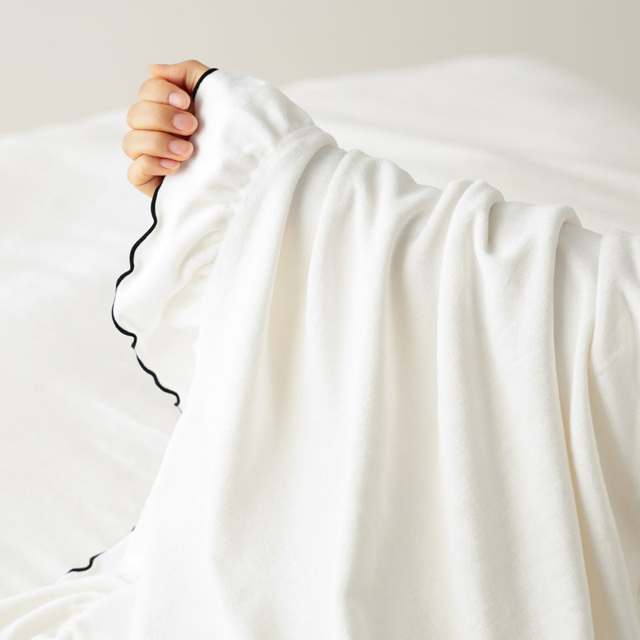 WARMY アルガンオイル加工 フリル 掛けふとん シングル ホワイト×ブラック