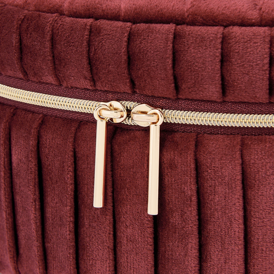 ベロアプリーツ バニティポーチ S ワイン