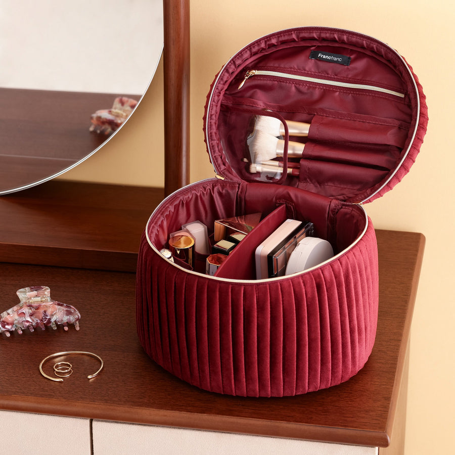 ベロアプリーツ バニティポーチ L ワイン