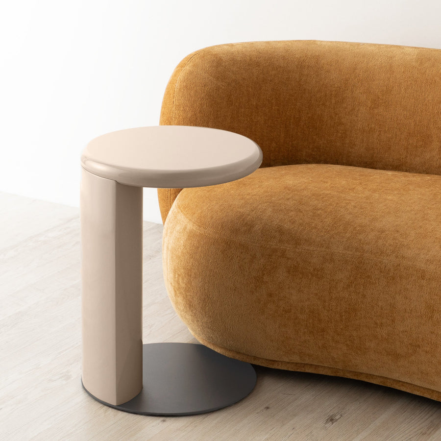 カラット サイドテーブル ベージュ（φ380）