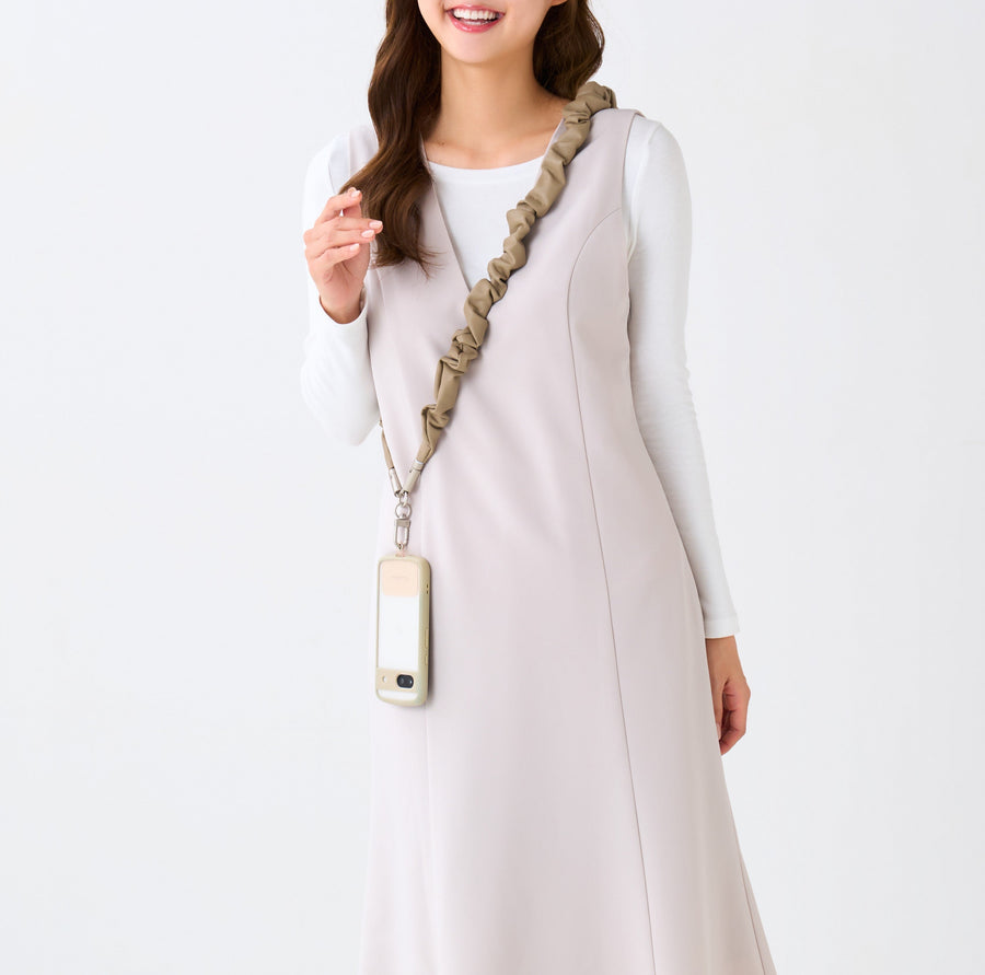 スマホストラップになるUSBケーブル ベージュ