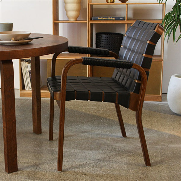 ARM CHAIR 45 ウォルナットステイン×レザー Prestige ブラック