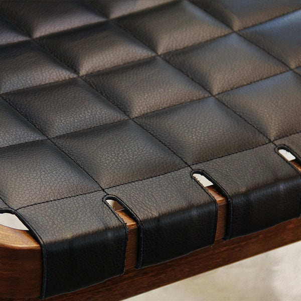 ARM CHAIR 45 ウォルナットステイン×レザー Prestige ブラック