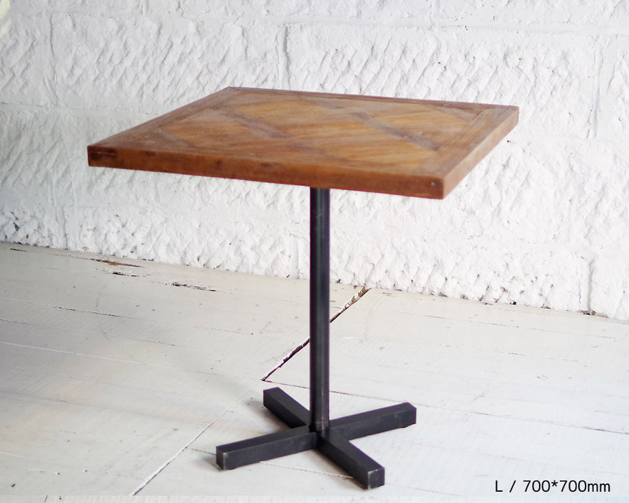 PUZZLE CAFE TABLE
