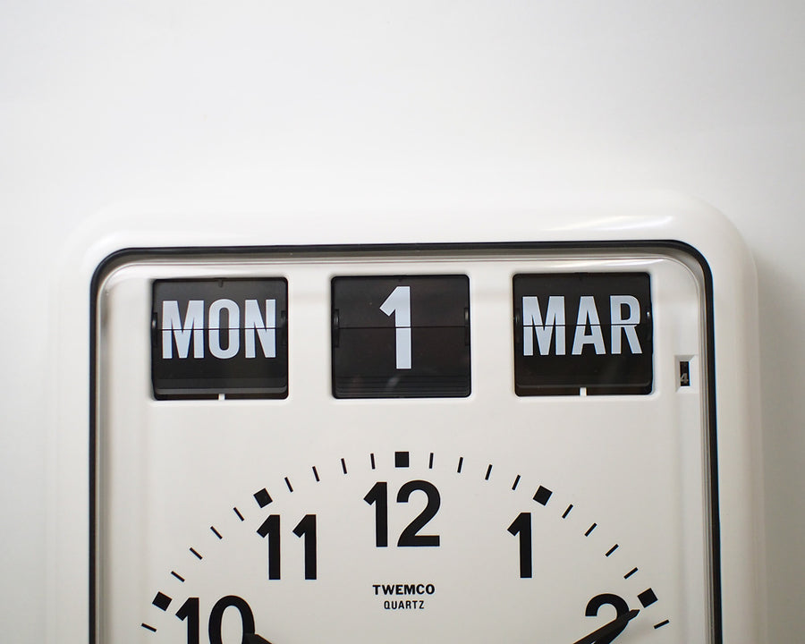 Automatic Calendar Quartz Clock BQ-12A