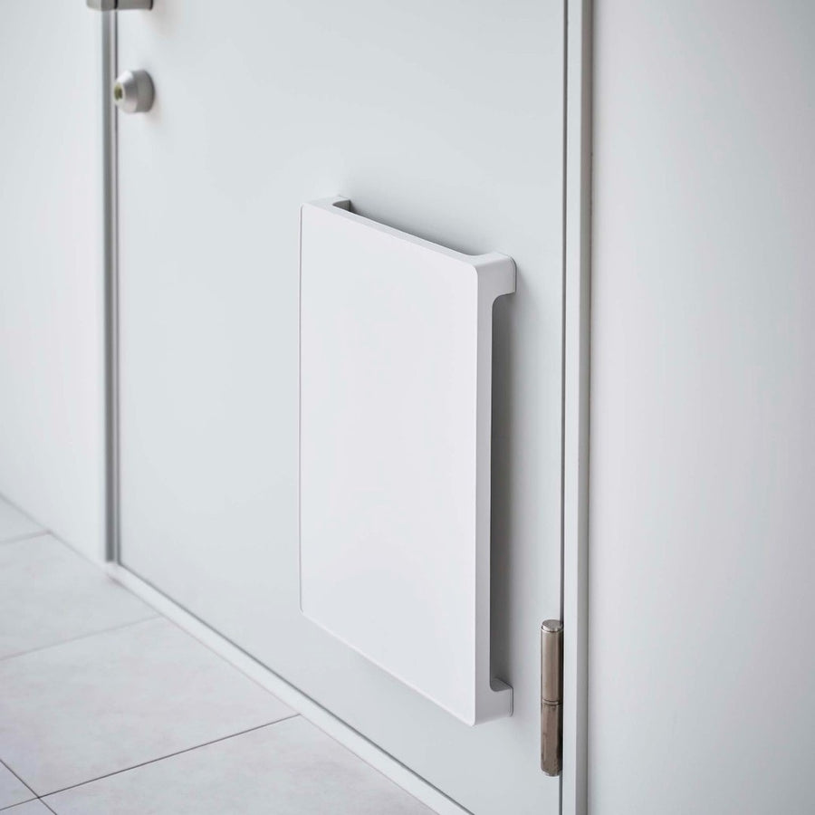 Tower Magnetic Delivery Tray