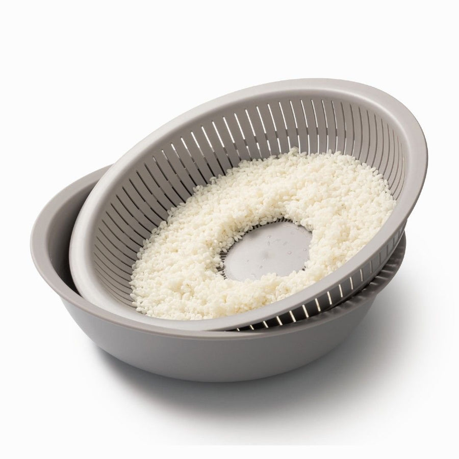 Set of Colander, Shallow Bowl, and Plate (Gray) that can also be used to wash rice
