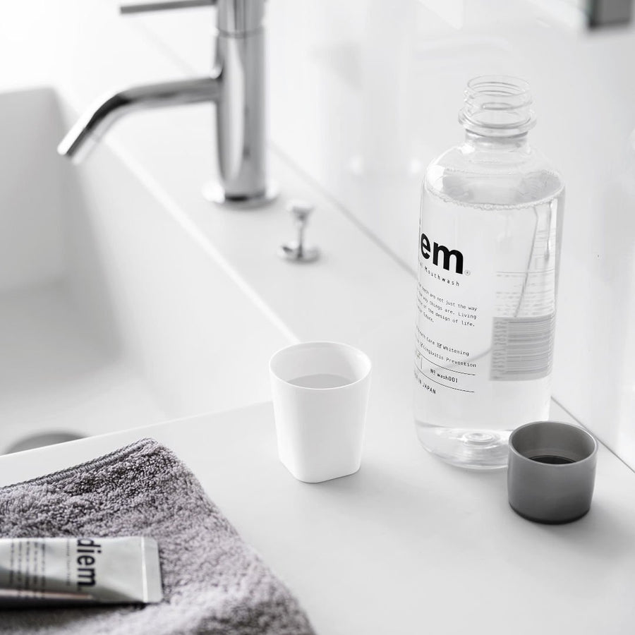 Tower Film Hook Magnetic Mouthwash Tumbler