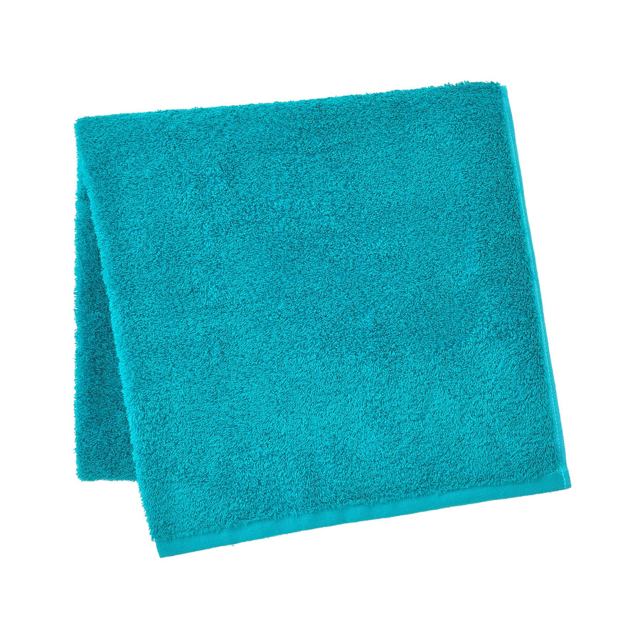 A towel that dries quickly just by washing and spin-drying. Blue bath towel