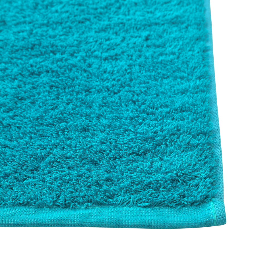 A towel that dries quickly just by washing and spin-drying. Blue bath towel