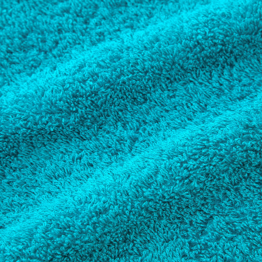 A towel that dries quickly just by washing and spin-drying. Blue bath towel