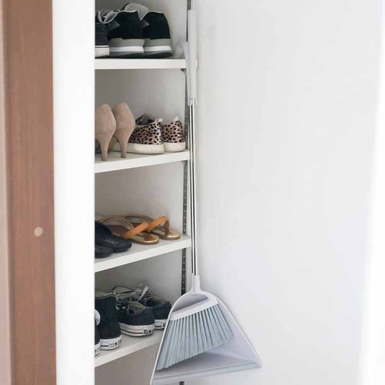 Sweep White Gray