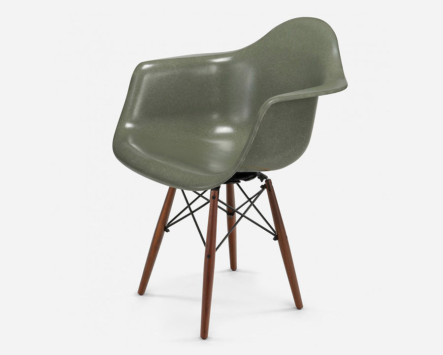 Fiberglass Arm Shell Chair MOSS モス