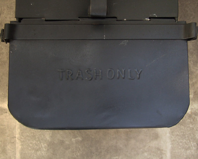 STEP TRASHCAN