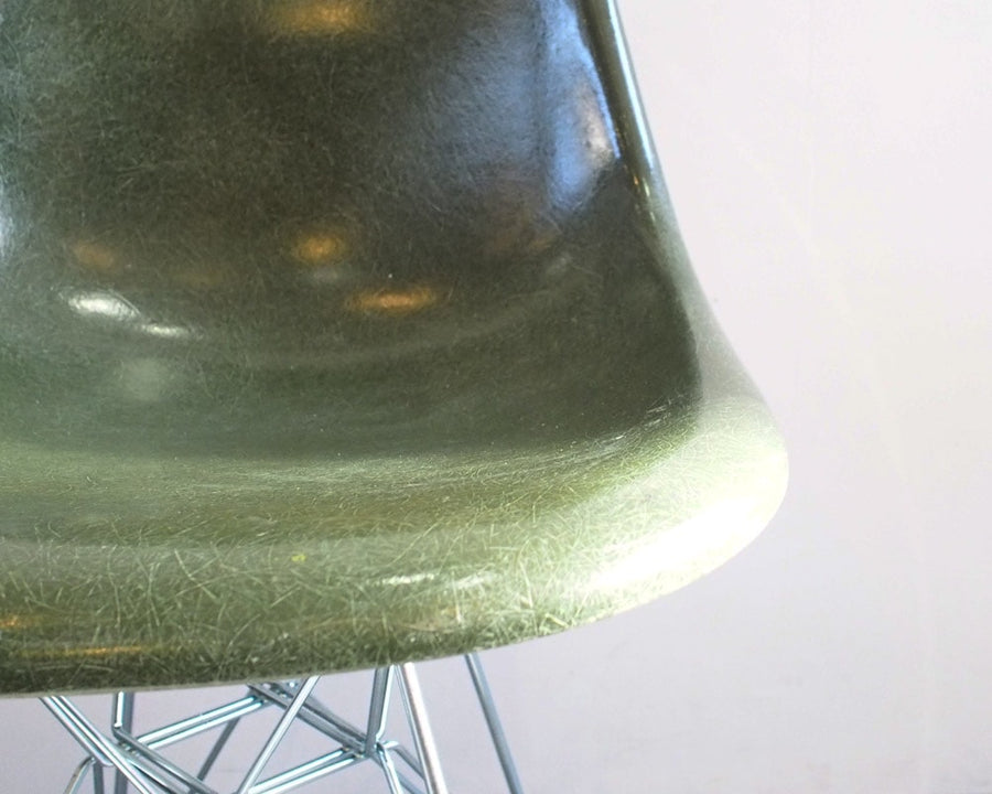 Eames side shell chair オリーブグリーン