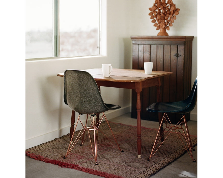 GS Fiberglass Side Shell Eiffel Chair by Modernica モダニカ製