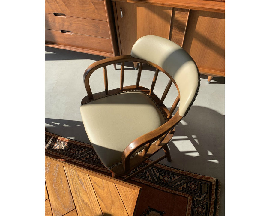 OAKS ARM CHAIR_PVC BEIGE オークスアームチェア PVCベージュ