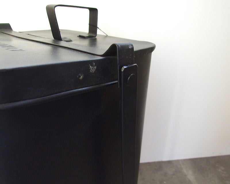 STEP TRASHCAN