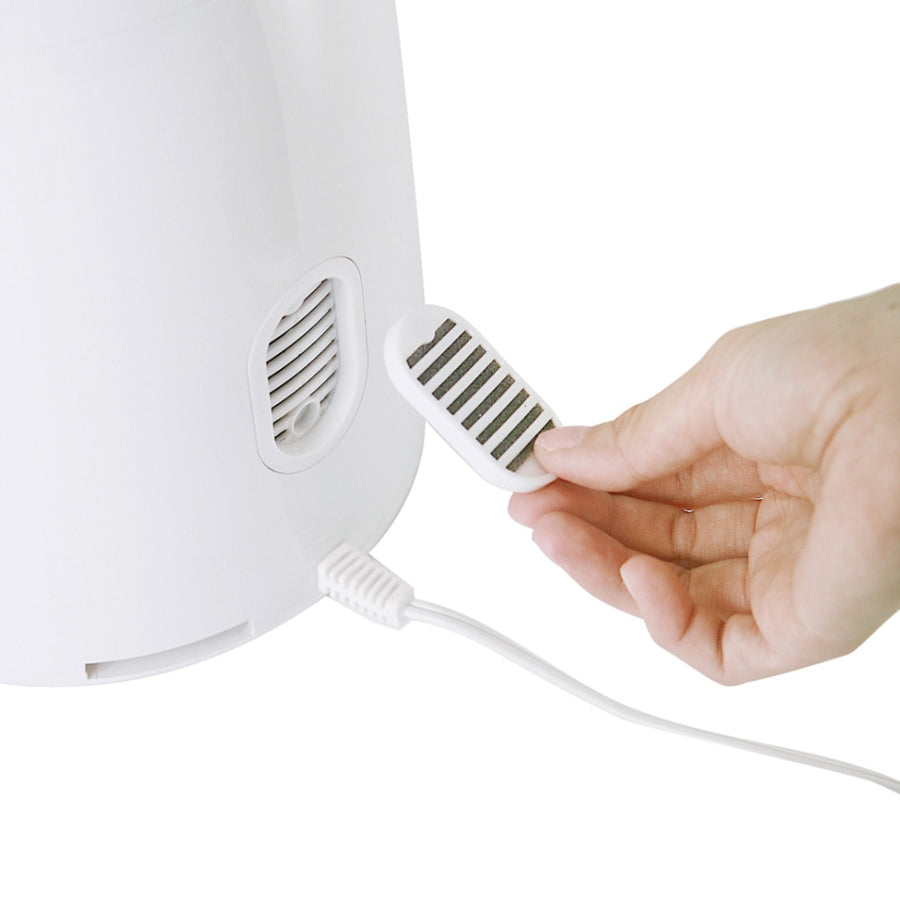Sablier, a top-fill ultrasonic humidifier with double antibacterial technology that humidifies with beautiful mist, in white