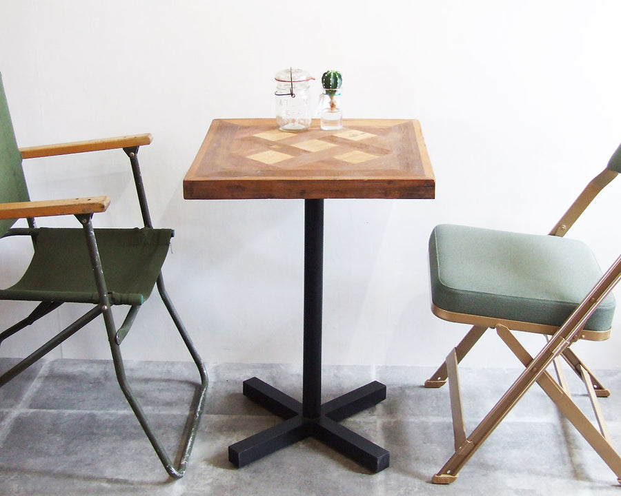 PUZZLE CAFE TABLE